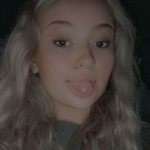 Meet your Posher, Macy